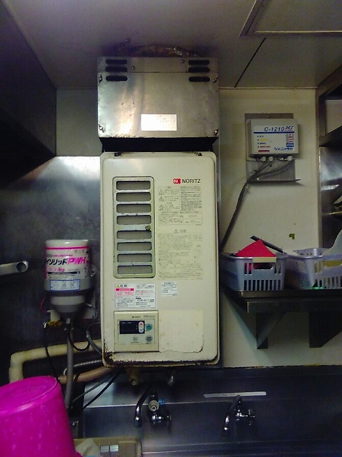 エコジョーズ 屋内厨房ダクト接続業務用ガス給湯器 GQ-C2422WZD-FH （都市ガス13A用） - 1