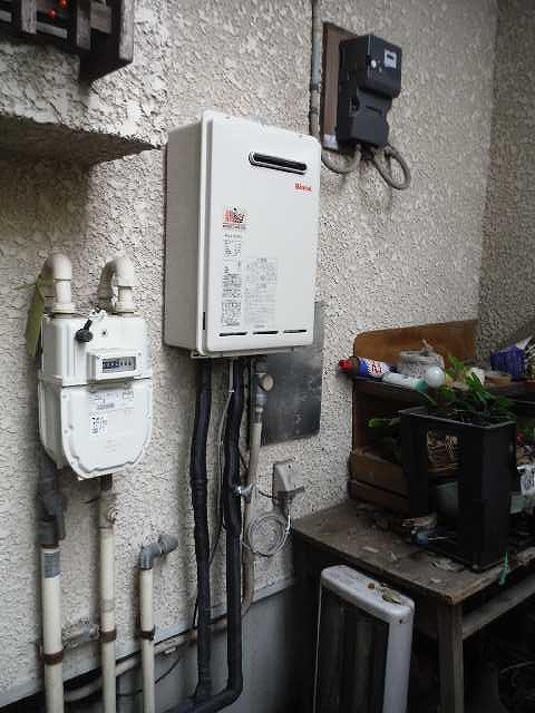 RUX-A1615W(A)-E - 屋外壁掛 | リンナイ | ガス給湯器の交換が安い【湯 